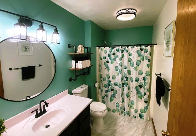 1105 McCoy Park Road Fort Atkinson, WI 53538 - Photo 16 of 24 Bath_9511