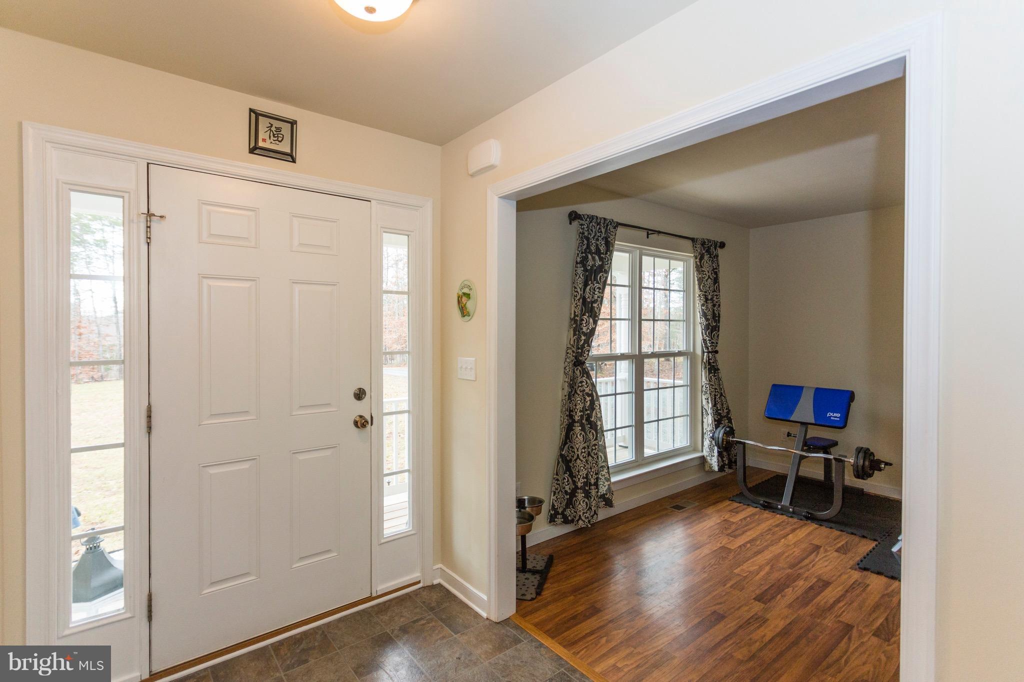 327 Roni Lane Louisa, VA 23093 - Photo 3 of 30 Interior (General)