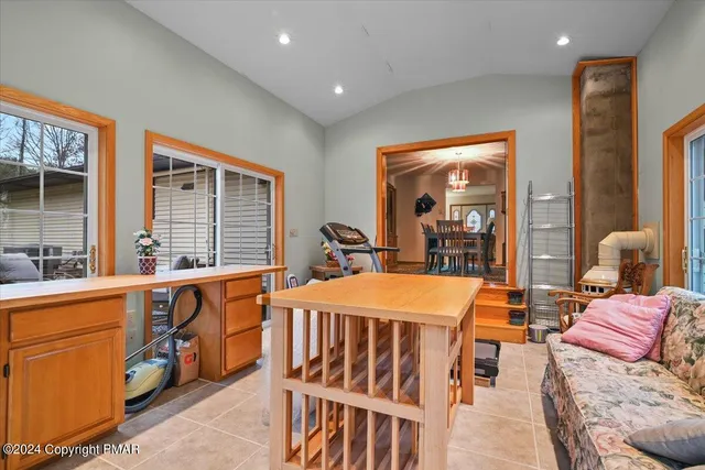 $725,000 | 219 Stone Row Drive, Sciota, PA 18354