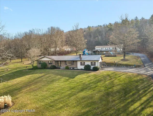 $725,000 | 219 Stone Row Drive, Sciota, PA 18354