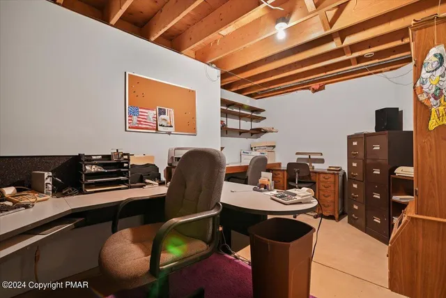 $725,000 | 219 Stone Row Drive, Sciota, PA 18354