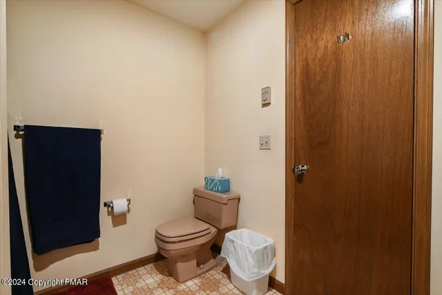 $725,000 | 219 Stone Row Drive, Sciota, PA 18354