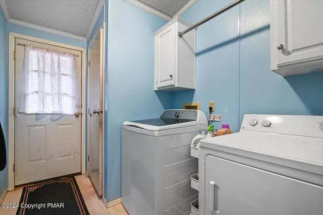 $725,000 | 219 Stone Row Drive, Sciota, PA 18354