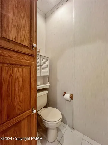 $725,000 | 219 Stone Row Drive, Sciota, PA 18354