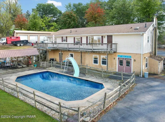 $725,000 | 219 Stone Row Drive, Sciota, PA 18354
