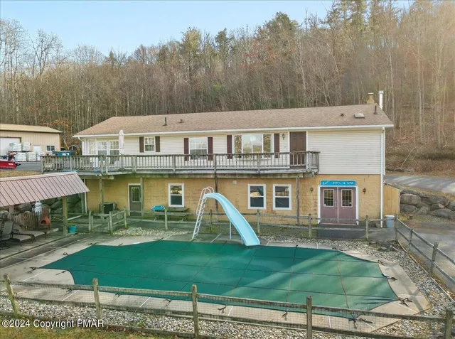 $725,000 | 219 Stone Row Drive, Sciota, PA 18354