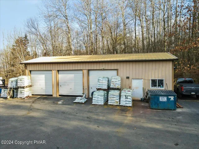 $725,000 | 219 Stone Row Drive, Sciota, PA 18354