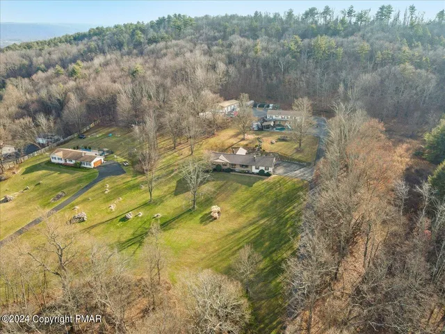 $725,000 | 219 Stone Row Drive, Sciota, PA 18354