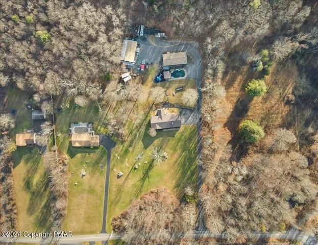 $725,000 | 219 Stone Row Drive, Sciota, PA 18354