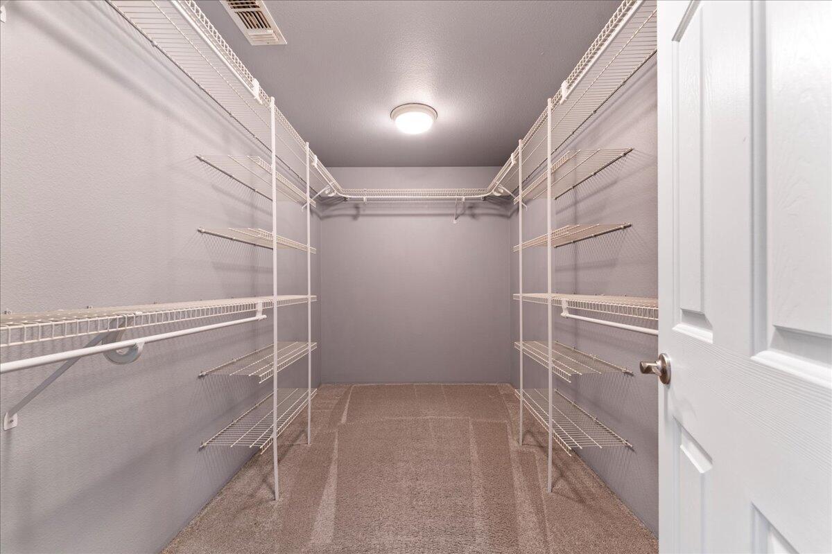 647 Shadow Way Central Point, OR 97502 - Photo 10 of 28 Gallery Image 10