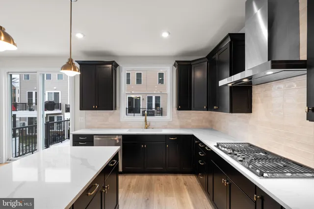 $913,895 | 23021 Blue Eagle Terrace, Ashburn, VA 20148