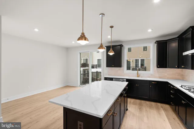 $913,895 | 23021 Blue Eagle Terrace, Ashburn, VA 20148