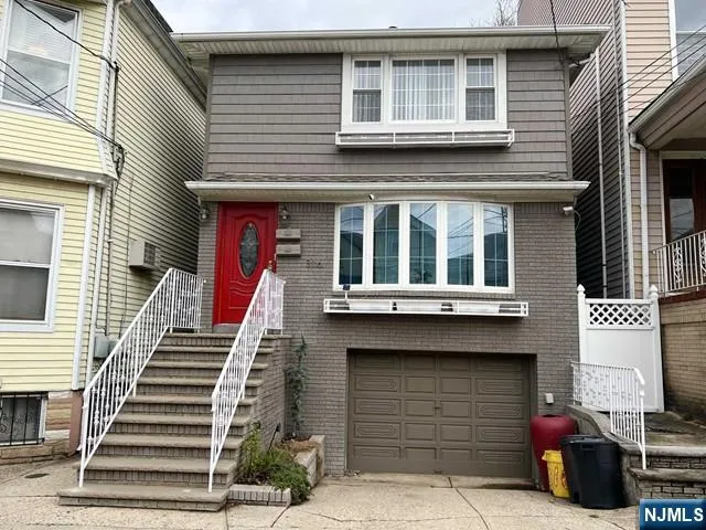 $1,880 | 316 Hamilton Street, Unit 2, Harrison, NJ 07029