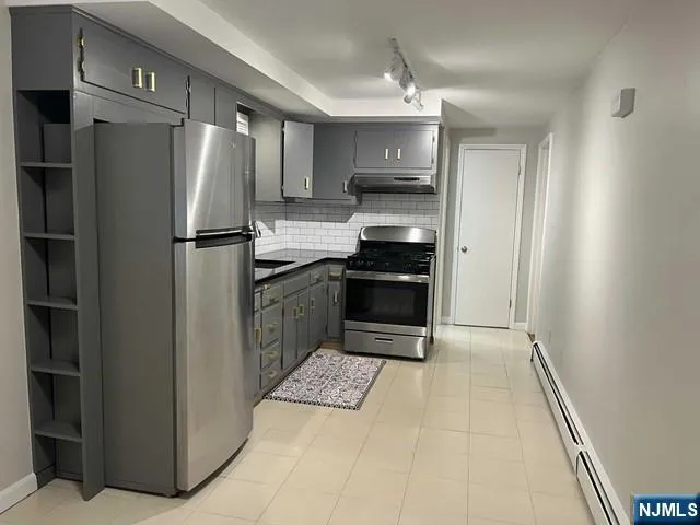 $1,880 | 316 Hamilton Street, Unit 2, Harrison, NJ 07029