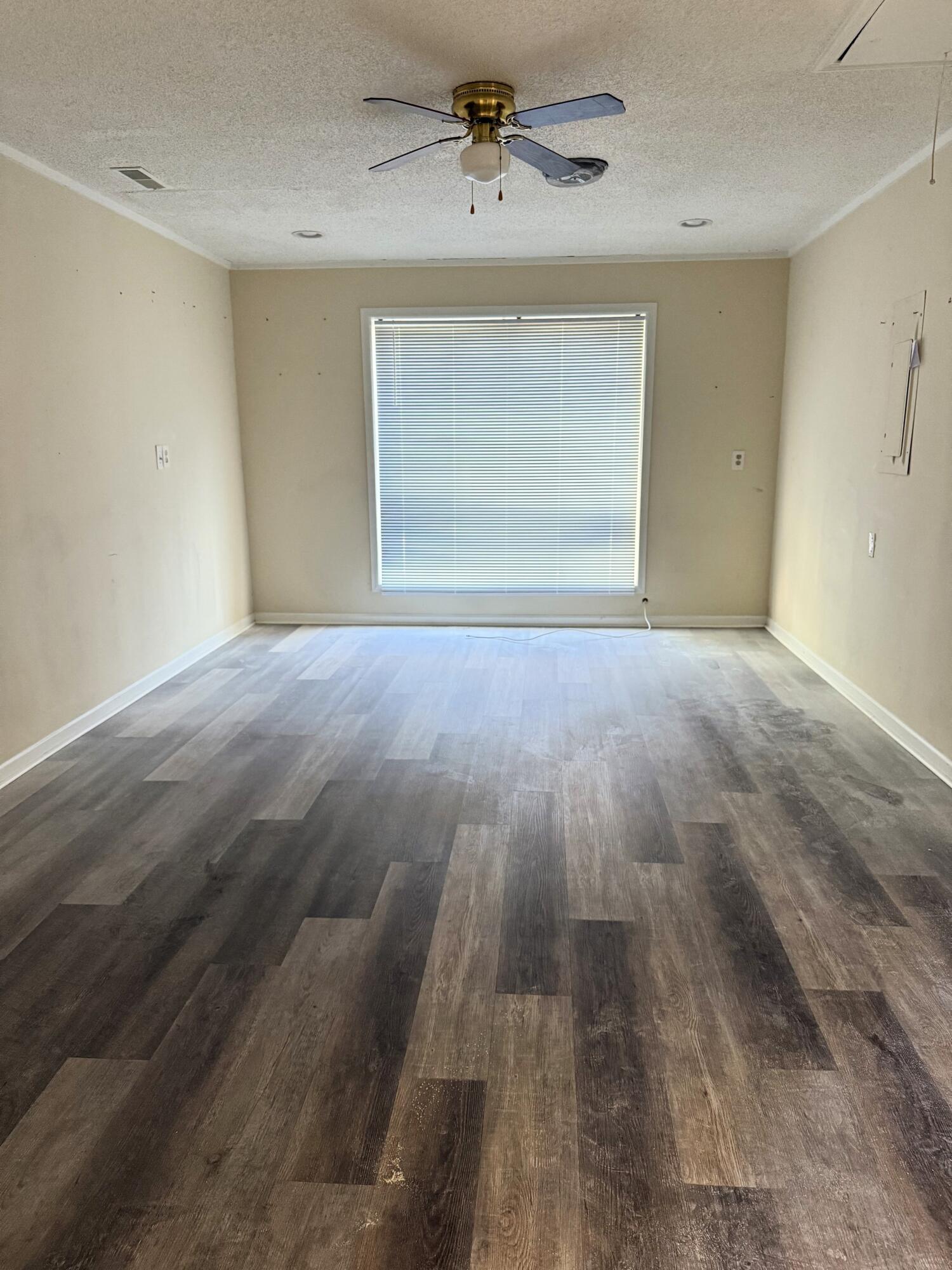 33 Delaware Road Goose Creek, SC 29445 - Photo 10 of 28 IMG_6372