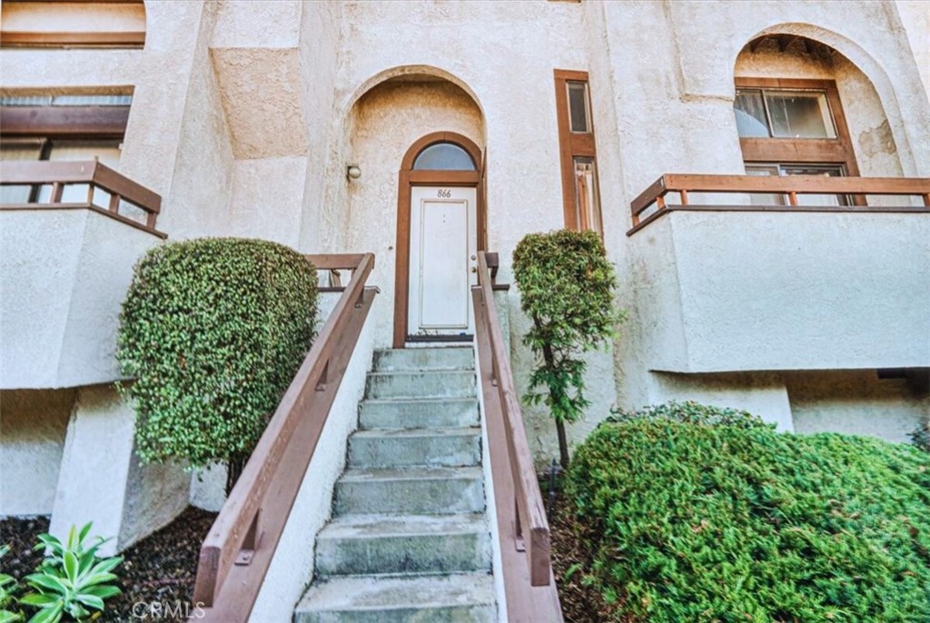 866 West Alondra Boulevard Compton, CA 90220 - Photo 2 of 22