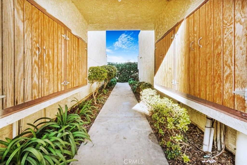 866 West Alondra Boulevard Compton, CA 90220 - Photo 3 of 22