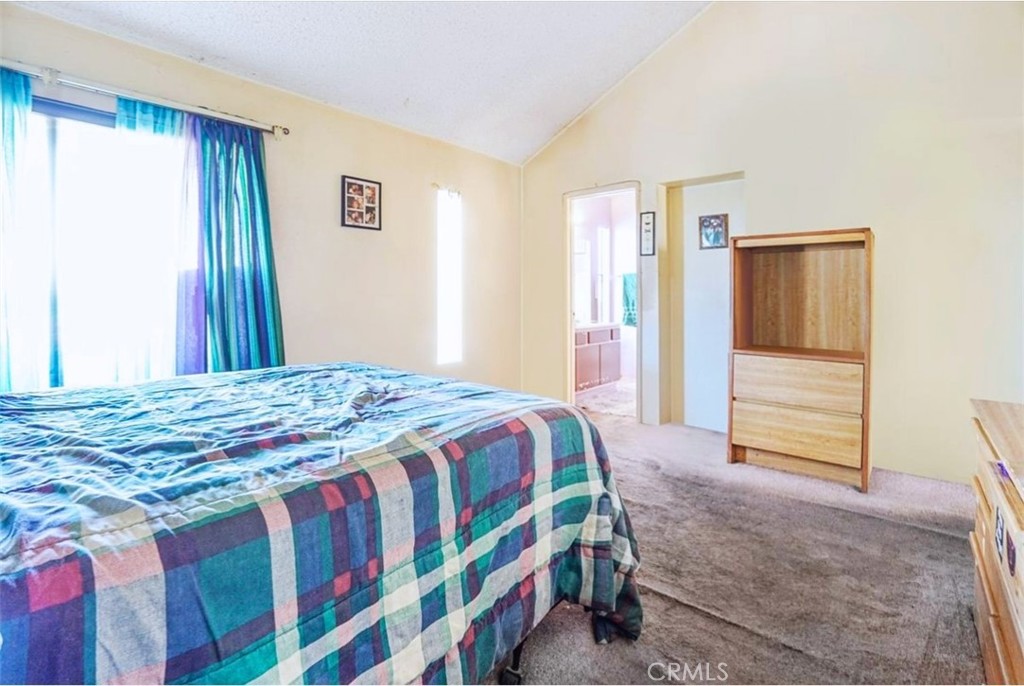 866 West Alondra Boulevard Compton, CA 90220 - Photo 4 of 22