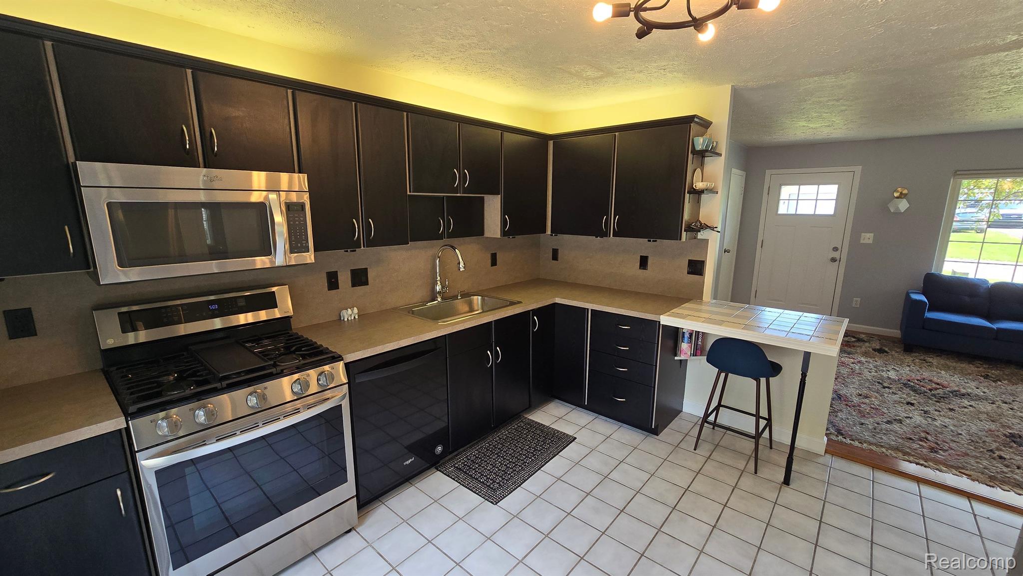 2528 Mueller Road Lake Orion, MI 48359 - Photo 5 of 24