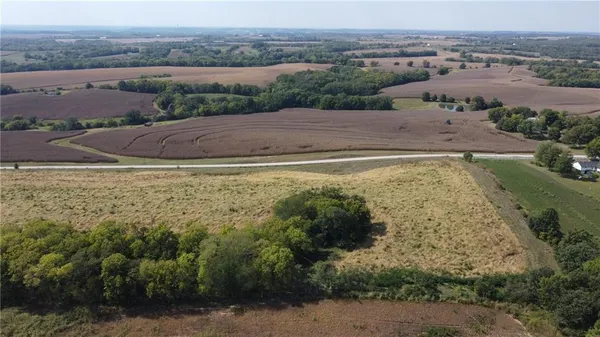 $850,000 | 1 P Highway, Weston, MO 64098