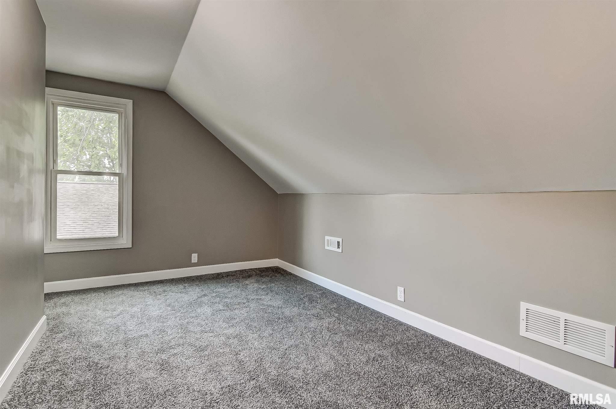 902 Franklin Street Pawnee, IL 62558 - Photo 23 of 33