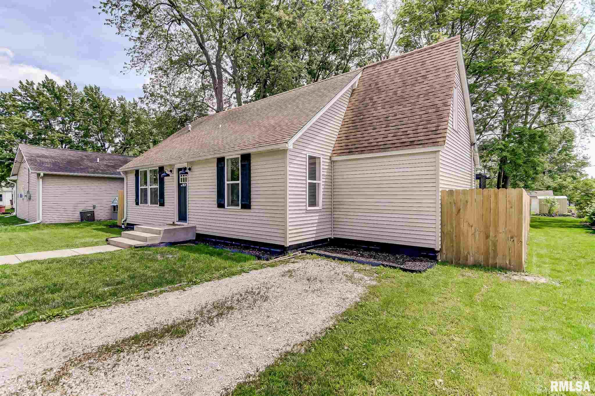 902 Franklin Street Pawnee, IL 62558 - Photo 3 of 33