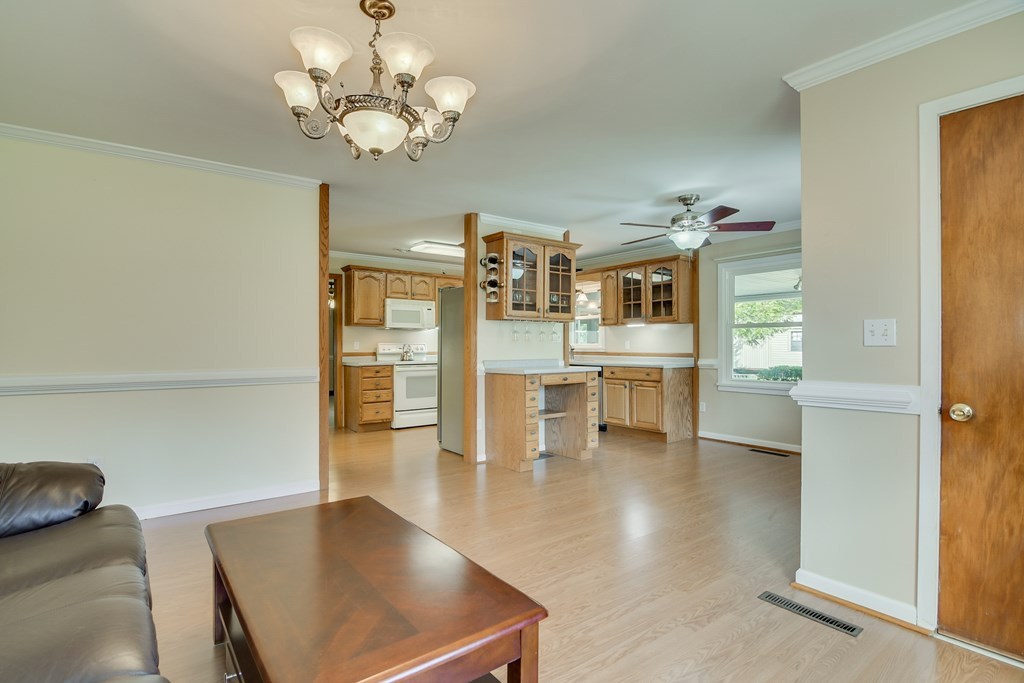 192 Rivers Circle Thomson, GA 30824 - Photo 7 of 38