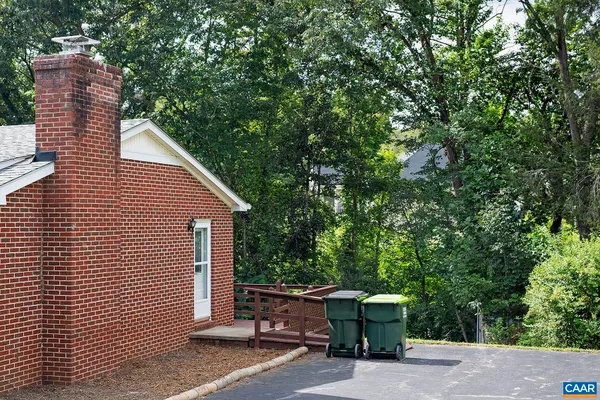 a picture of a bench