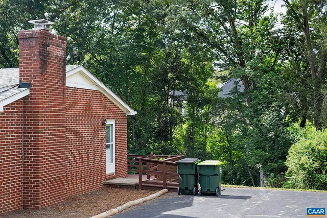 a picture of a bench