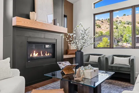 $1,225,000 | 3390 East Parsnip Peak Drive, Boise, ID 83716