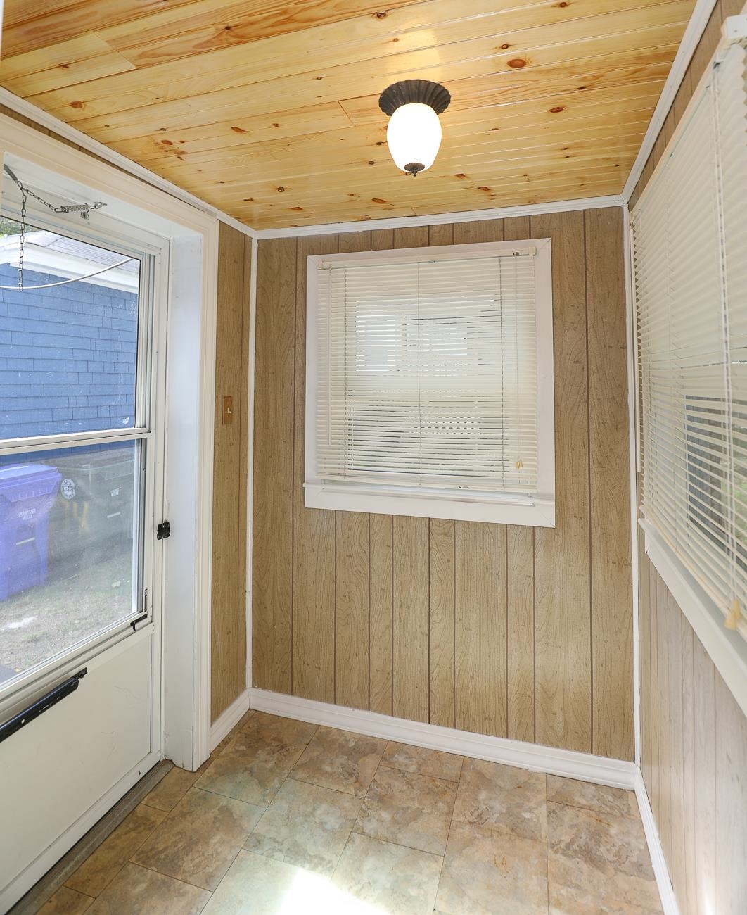 74 Riley Avenue Manchester, NH 03103 - Photo 15 of 37