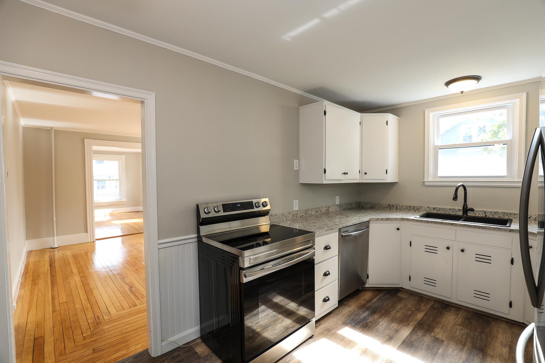74 Riley Avenue Manchester, NH 03103 - Photo 3 of 37