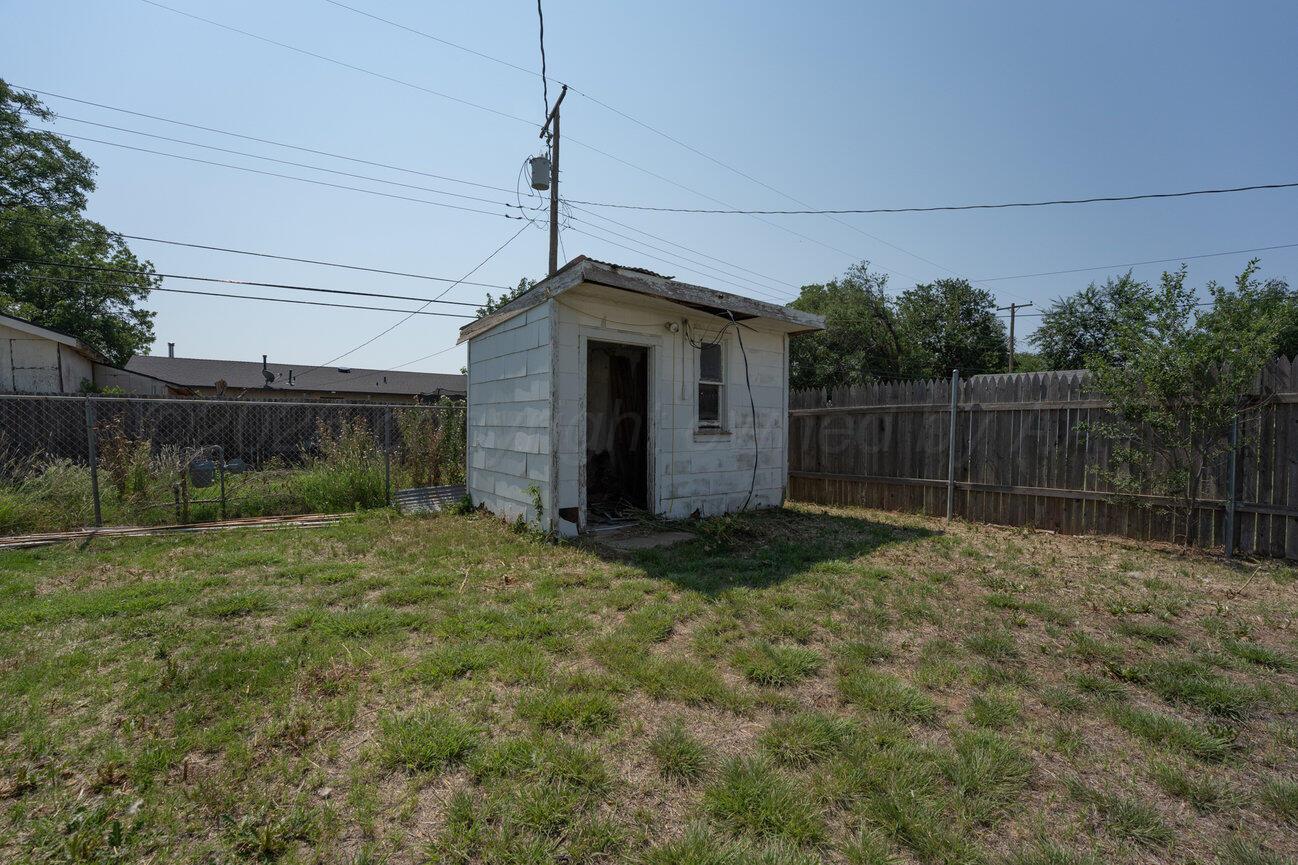 5013 South Bowie Street Amarillo, TX 79110 - Photo 40 of 43 Storage