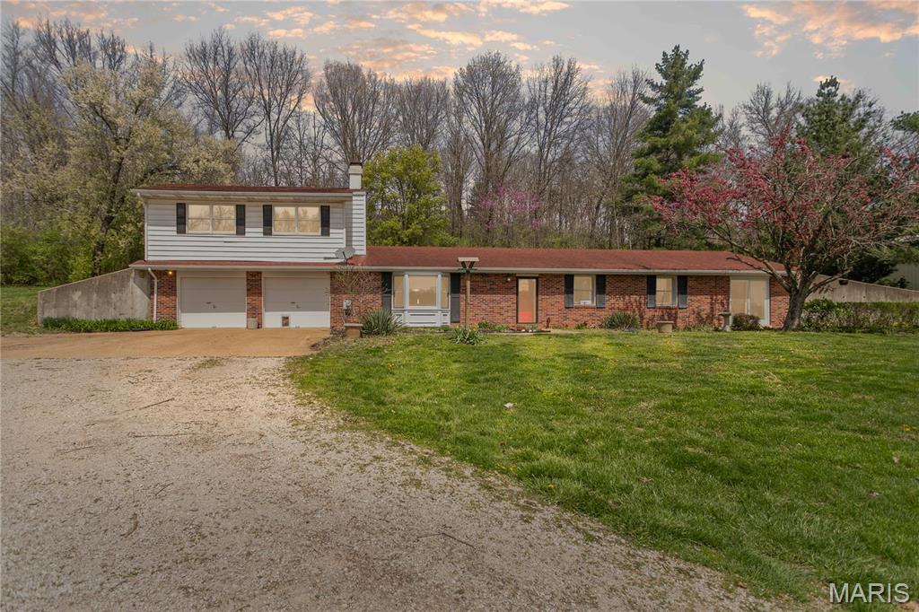 26152 Beltrees Road Dow, IL 62022 - Photo 2 of 40