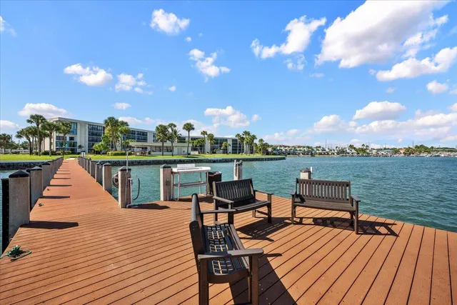 $487,000 | 200 Intracoastal Place, Unit 207, Tequesta, FL 33469