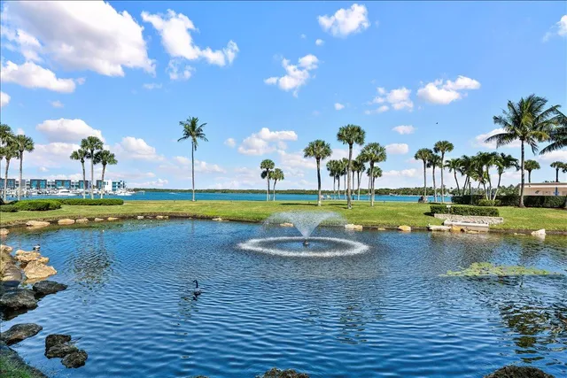 $487,000 | 200 Intracoastal Place, Unit 207, Tequesta, FL 33469