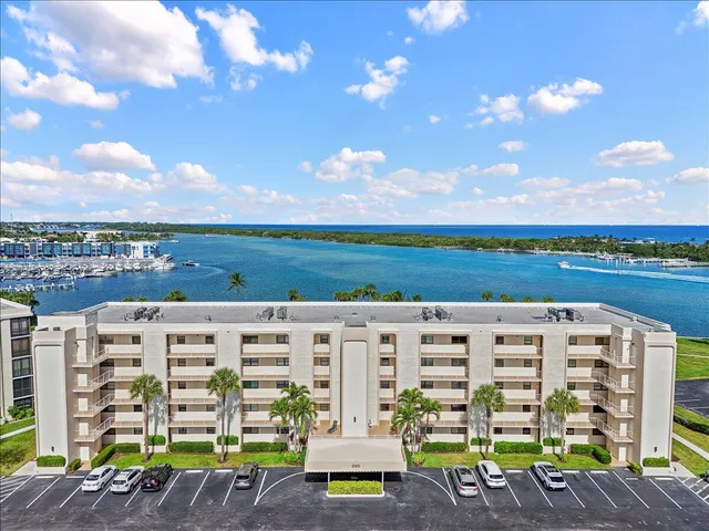 $487,000 | 200 Intracoastal Place, Unit 207, Tequesta, FL 33469