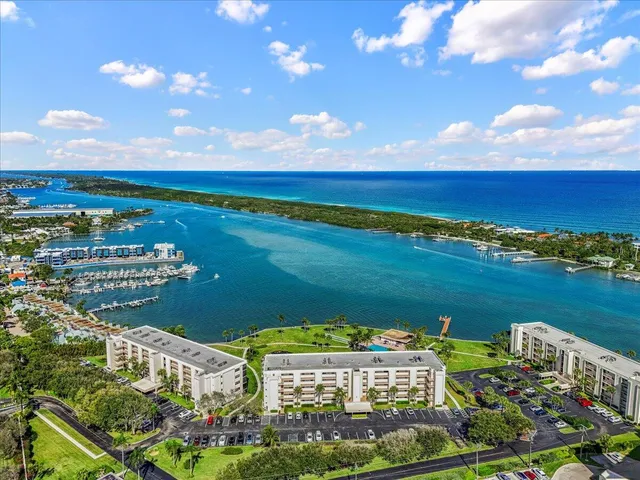 $487,000 | 200 Intracoastal Place, Unit 207, Tequesta, FL 33469