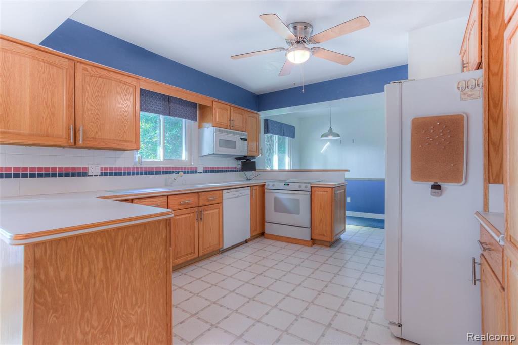 35115 West 13 Mile Road Farmington Hills, MI 48331 - Photo 29 of 50