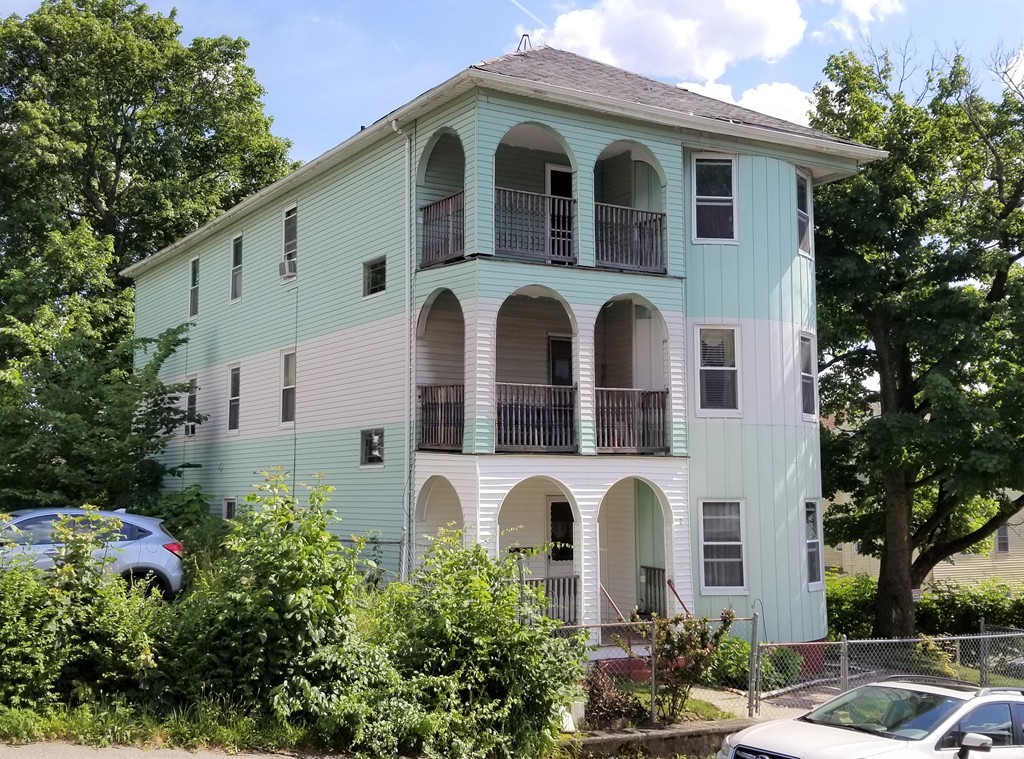 2 Louise Street Worcester, MA 01607 - Photo 1 of 19 Gallery Image 1