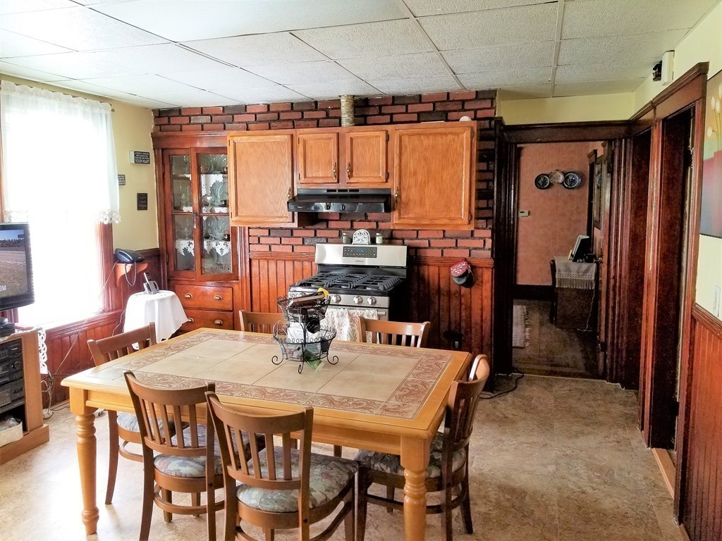 2 Louise Street Worcester, MA 01607 - Photo 8 of 19 Gallery Image 8