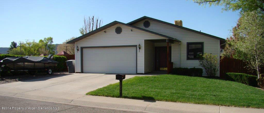 1001 Arnold Court Rifle, CO 81650 - Photo 5 of 39 a house view with a garden space