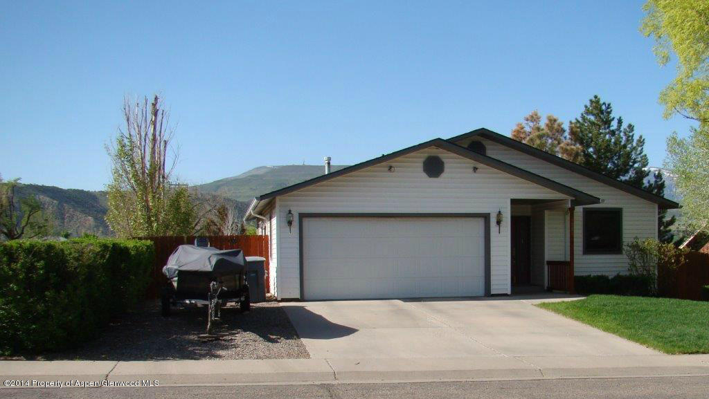 1001 Arnold Court Rifle, CO 81650 - Photo 6 of 39 a front view of a house with garden