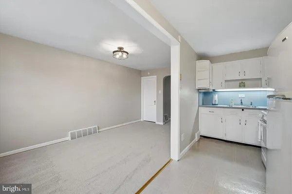 $2,075 | 221 Park Drive, Glenolden, PA 19036