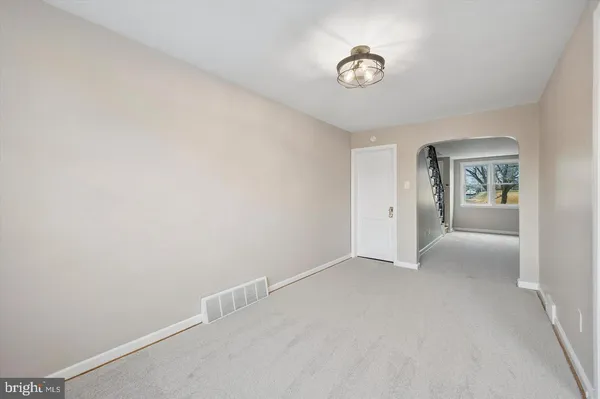 $2,075 | 221 Park Drive, Glenolden, PA 19036