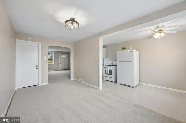 $2,075 | 221 Park Drive, Glenolden, PA 19036