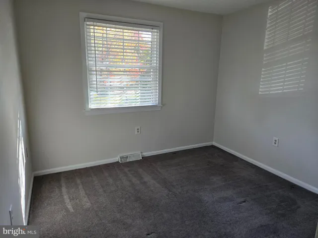 $2,900 | 341 South 26th Street, Unit A, Purcellville, VA 20132