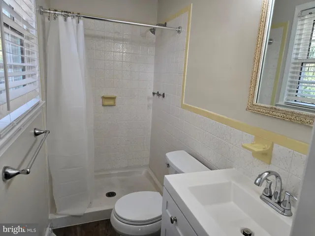 $2,900 | 341 South 26th Street, Unit A, Purcellville, VA 20132