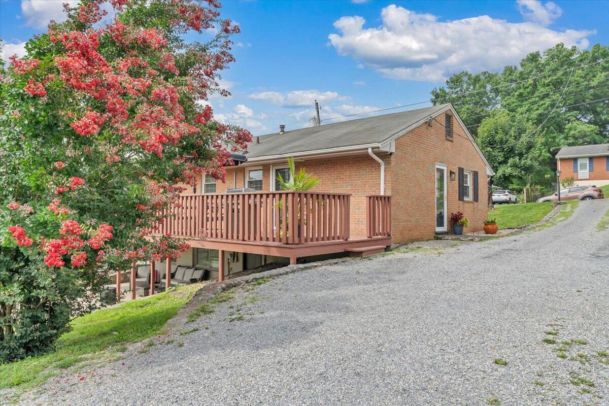 729 Kenyon Road Vinton, VA 24179 - Photo 45 of 54 45-MIB00920