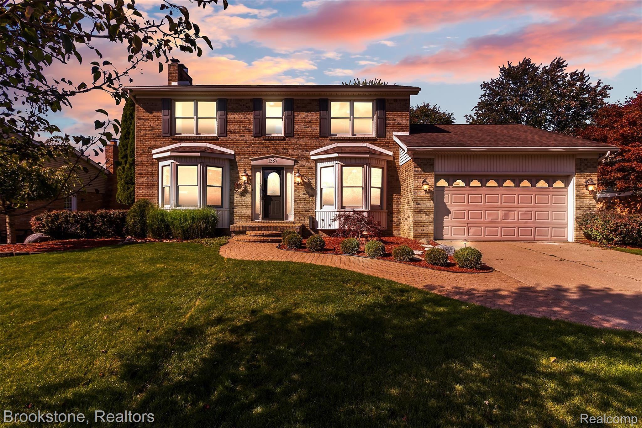 1387 Royal Crescent Street Rochester, MI 48306 - Photo 1 of 33 01-1387-Royal-Crescent-St-WindowSti.jpg